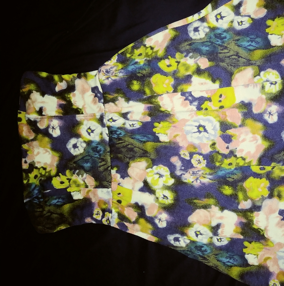 Dress - Picture 2 of 4